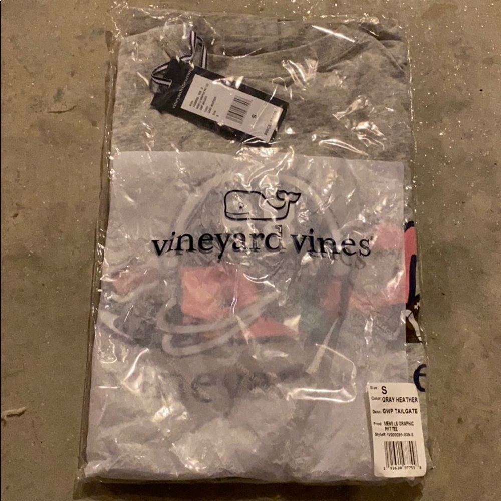 Vineyard vines men football long sleeve grey shirt